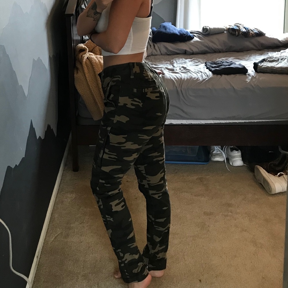 Booty-Enhancing Camo Pants